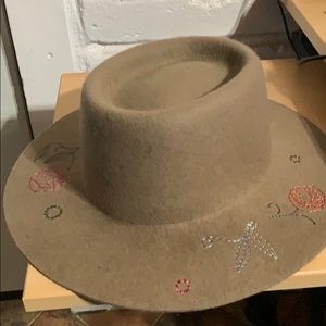 Women’s boater hat